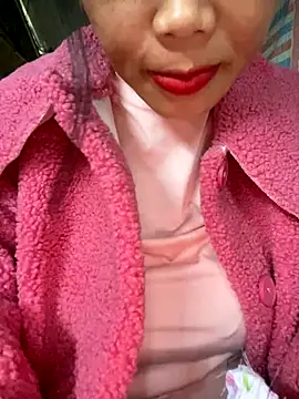 Snapshot of Laura8910 chatting on October 24, 9:38 am Laura8910 online show from October 24, 9:38 am