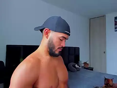 Alexander Martines online show from March 27, 7:35 pm