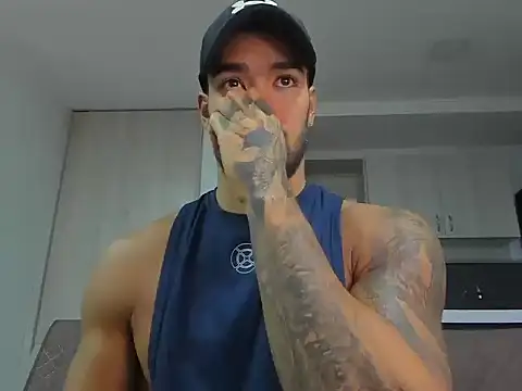 Snapshot of Alexander_Martines chatting on May 2, 12:48 am Alexander Martines online show from May 2, 12:48 am
