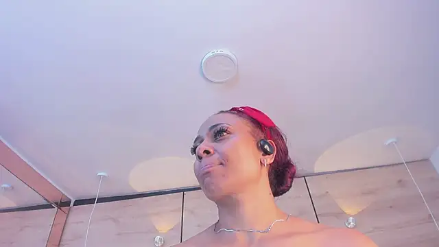 Snapshot of martina_touss chatting on April 24, 1:41 am martina touss online show from April 24, 1:41 am