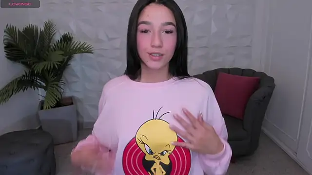 Snapshot of SaraaMills chatting on January 17, 7:27 pm SaraaMills online show from January 17, 7:27 pm