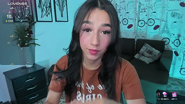 Snapshot of SaraaMills chatting on January 28, 7:32 pm SaraaMills online show from January 28, 7:32 pm