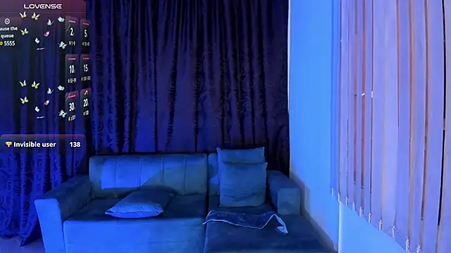 Snapshot of SaraaMills chatting on February 3, 10:43 pm SaraaMills online show from February 3, 10:43 pm