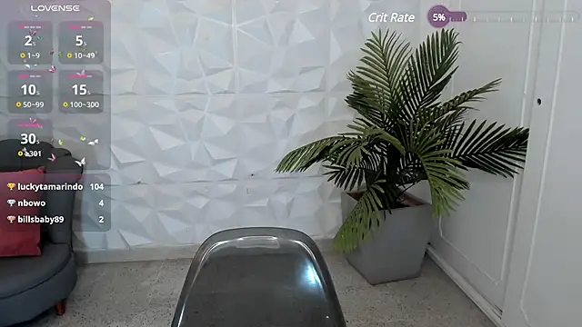 Snapshot of SaraaMills chatting on February 20, 2:07 am SaraaMills online show from February 20, 2:07 am