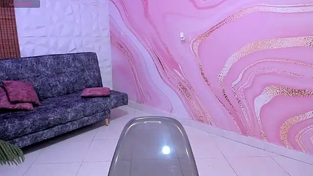 Snapshot of SaraaMills chatting on March 13, 7:50 pm SaraaMills online show from March 13, 7:50 pm