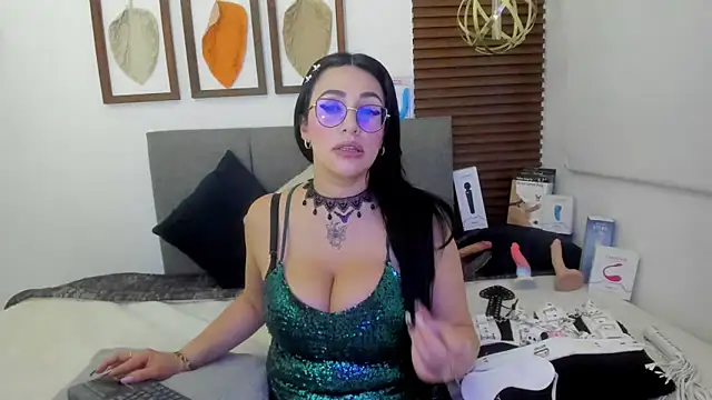 Snapshot of Scarleth_swann chatting on January 21, 2:33 am Scarleth swann online show from January 21, 2:33 am