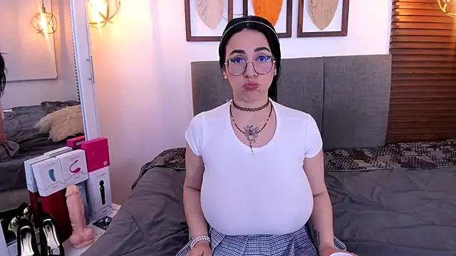 Snapshot of Scarleth_swann chatting on September 23, 11:24 am Scarleth swann online show from September 23, 11:24 am
