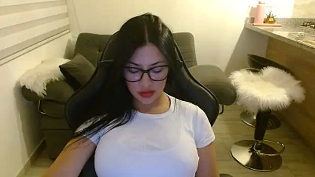 Charlotte cute18 online show from April 9, 1:38 am