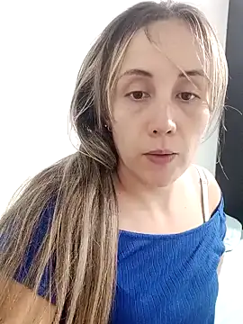 Isabel23zr online show from December 31, 1:36 am