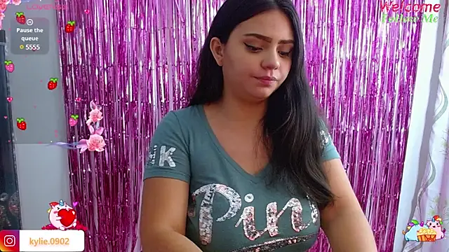 Snapshot of karol_9 chatting on January 21, 2:43 am karol 9 online show from January 21, 2:43 am