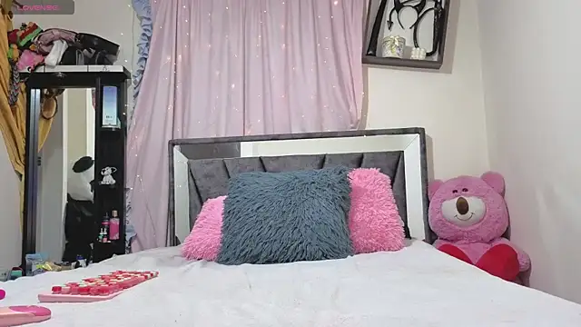 Hotsamantamature online show from January 8, 11:29 pm