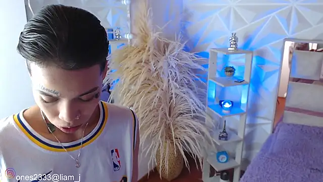 Snapshot of Jonesliam23 chatting on October 10, 7:02 pm Jonesliam23 online show from October 10, 7:02 pm