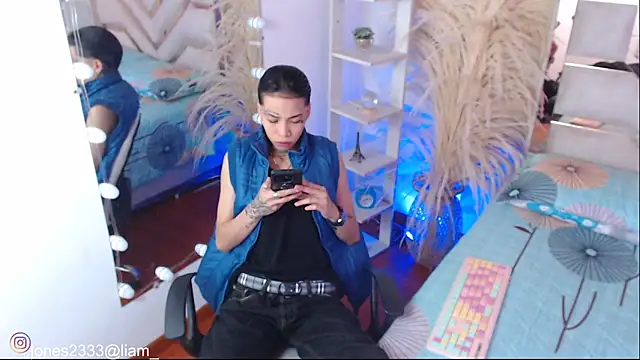 Snapshot of Jonesliam23 chatting on October 26, 7:09 pm Jonesliam23 online show from October 26, 7:09 pm