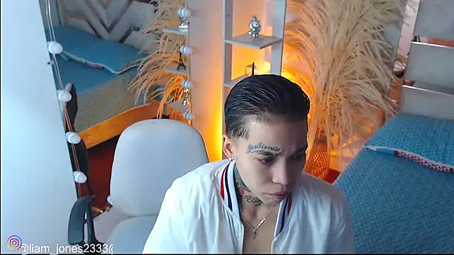 Snapshot of Jonesliam23 chatting on November 21, 7:23 pm Jonesliam23 online show from November 21, 7:23 pm