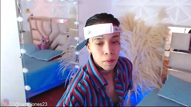 Snapshot of Jonesliam23 chatting on November 22, 7:13 pm Jonesliam23 online show from November 22, 7:13 pm