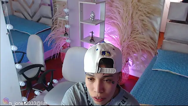 Snapshot of Jonesliam23 chatting on November 26, 7:26 pm Jonesliam23 online show from November 26, 7:26 pm