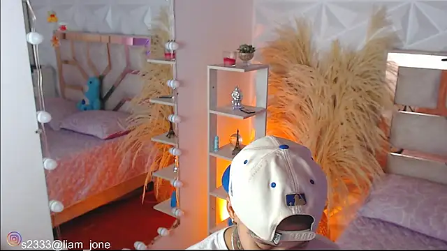 Snapshot of Jonesliam23 chatting on November 29, 7:28 pm Jonesliam23 online show from November 29, 7:28 pm