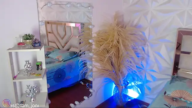 Snapshot of Jonesliam23 chatting on February 28, 7:26 pm Jonesliam23 online show from February 28, 7:26 pm