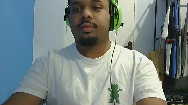 Mobtcreator23 online show from June 9, 3:18 am