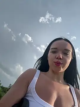 Snapshot of Vanesskaa chatting on May 26, 5:31 pm Vanesskaa online show from May 26, 5:31 pm