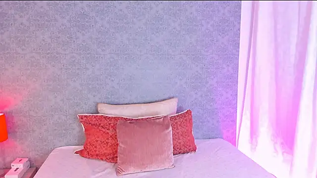 Snapshot of CatrinaRossi chatting on January 18, 8:09 pm CatrinaRossi online show from January 18, 8:09 pm