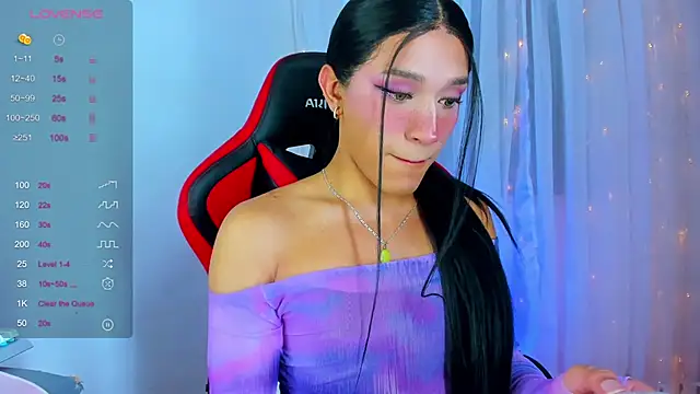 Snapshot of Emaa- chatting on January 4, 1:21 am Emaa- online show from January 4, 1:21 am