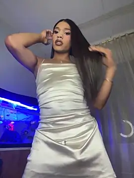 Snapshot of Emaa- chatting on October 3, 1:24 am Emaa- online show from October 3, 1:24 am