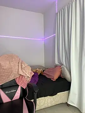 Snapshot of Lolykush chatting on February 18, 6:26 am Lolykush online show from February 18, 6:26 am