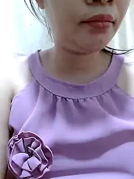 Snapshot of _Mira_69_ chatting on April 21, 1:42 am Mira 69 online show from April 21, 1:42 am