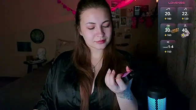 LisaCase online show from March 10, 1:49 pm