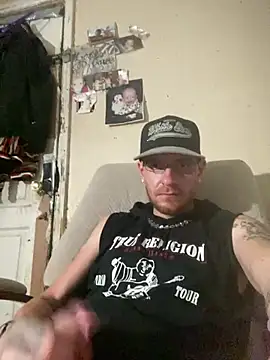 Snapshot of CityBoy75211 chatting on August 6, 9:11 am CityBoy75211 online show from August 6, 9:11 am