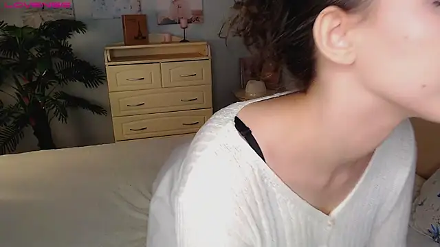 Snapshot of cosmosbaby chatting on September 19, 1:23 pm cosmosbaby online show from September 19, 1:23 pm