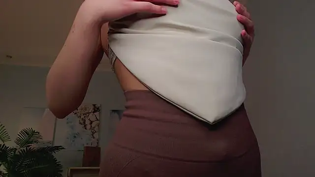 Snapshot of cosmosbaby chatting on September 24, 2:42 pm cosmosbaby online show from September 24, 2:42 pm