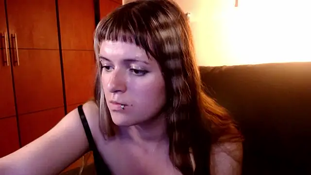 NEXT DOOR GIRL  online show from October 21, 10:54 pm