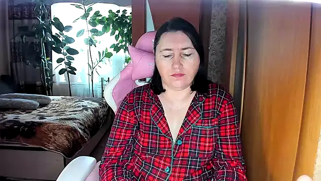 Snapshot of Tatyana51 chatting on April 25, 5:32 am Tatyana51 online show from April 25, 5:32 am