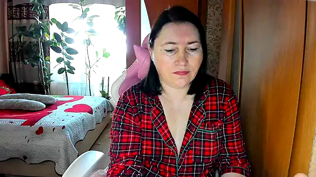 Snapshot of Tatyana51 chatting on May 8, 5:35 am Tatyana51 online show from May 8, 5:35 am