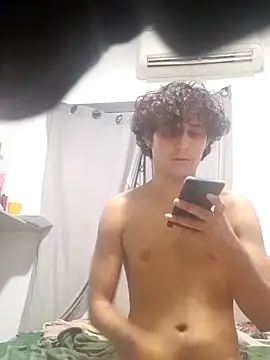 Snapshot of pedrodavid_ chatting on March 20, 1:46 am pedrodavid  online show from March 20, 1:46 am