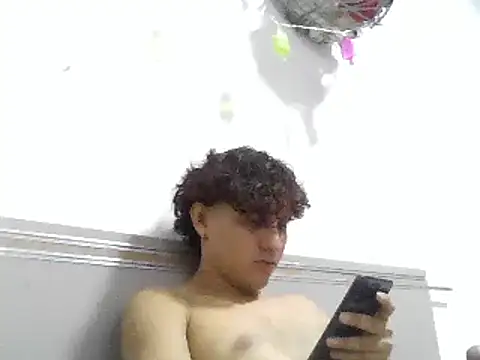 Snapshot of pedrodavid_ chatting on March 20, 10:07 pm pedrodavid  online show from March 20, 10:07 pm