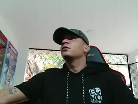 Snapshot of damiam_fiery chatting on March 4, 2:32 pm damiam fiery online show from March 4, 2:32 pm