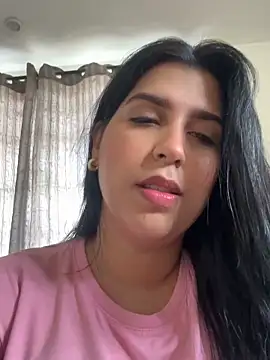Snapshot of NiaSoler chatting on May 6, 3:50 pm NiaSoler online show from May 6, 3:50 pm
