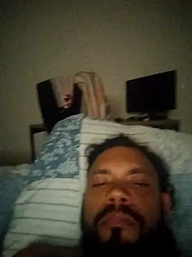 Snapshot of morenindarola chatting on December 2, 1:58 am morenindarola online show from December 2, 1:58 am