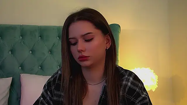 Snapshot of DianaVert chatting on May 11, 9:56 pm DianaVert online show from May 11, 9:56 pm