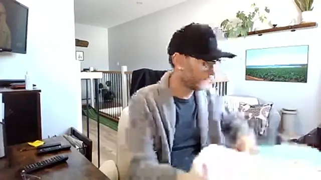 Snapshot of Bigdicktrav902 chatting on March 3, 3:51 pm Bigdicktrav902 online show from March 3, 3:51 pm