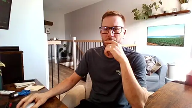 Bigdicktrav902 online show from April 8, 1:33 pm