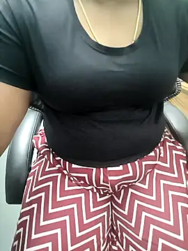 Snapshot of tamil_subha69 chatting on December 23, 5:38 am tamil subha69 online show from December 23, 5:38 am