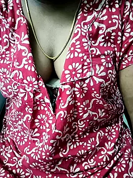 Snapshot of tamil_subha69 chatting on February 10, 12:26 am tamil subha69 online show from February 10, 12:26 am
