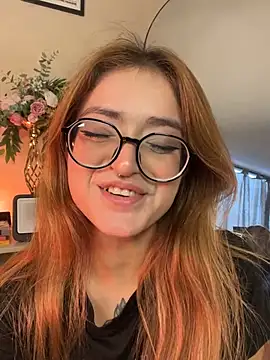 Snapshot of SweetJennaa chatting on June 26, 10:58 pm SweetJennaa online show from June 26, 10:58 pm