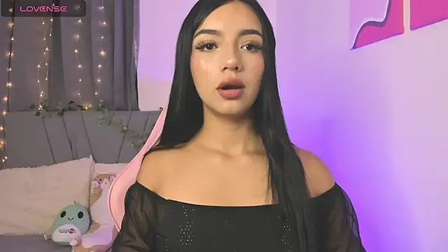 Snapshot of emy_bonita1 chatting on December 20, 2:41 am emy bonita1 online show from December 20, 2:41 am