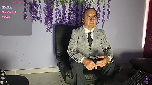 Snapshot of yazfore2 chatting on June 4, 2:45 pm yazfore2 online show from June 4, 2:45 pm
