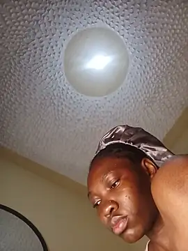 Snapshot of Hot_ebony30 chatting on August 4, 5:10 am Hot ebony30 online show from August 4, 5:10 am
